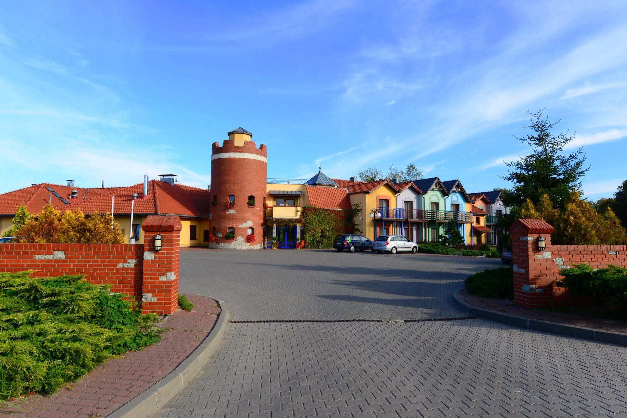 Hotel Daglezja Nad Jeziorem Kornickim Kórnik Exterior foto